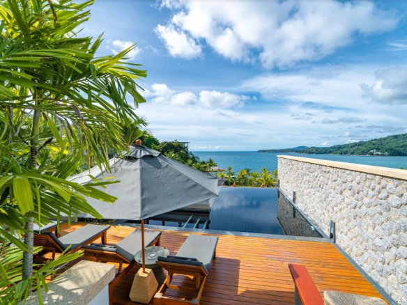 Splendid apartment with sea view located in Kamala