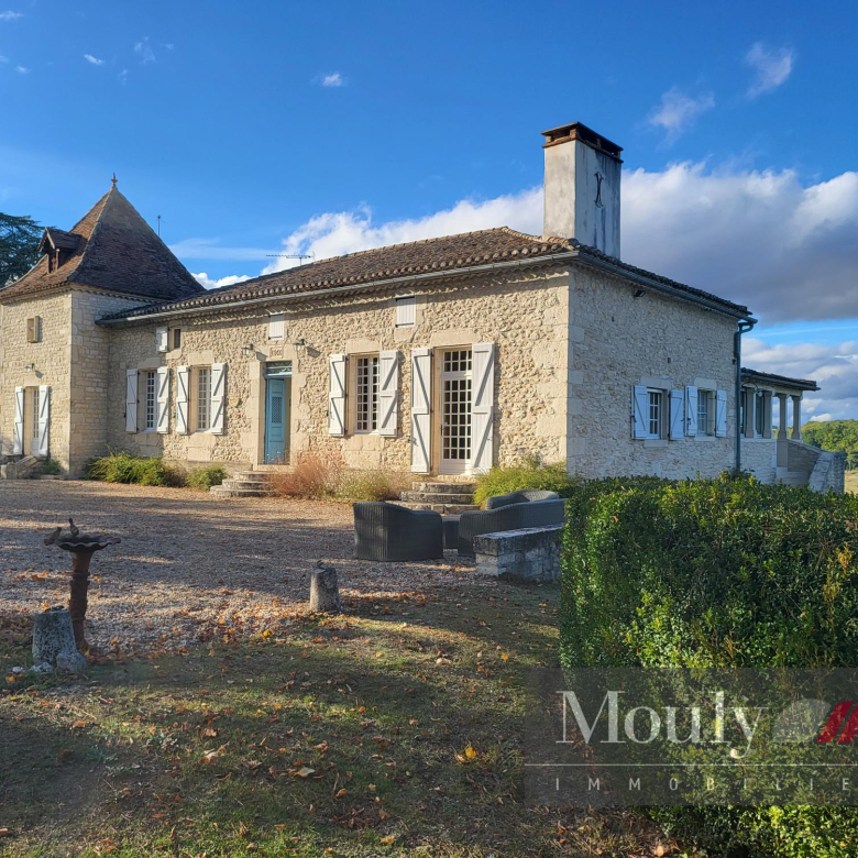 PROPRIETE EXCEPTIONNELLE EN QUERCY BLANC SUR 15 HECTARES