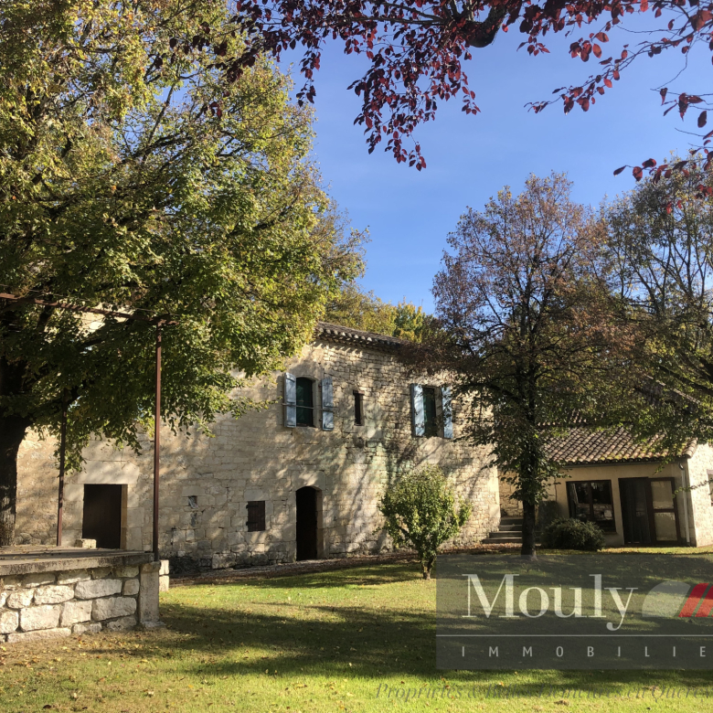 PROPRIETE EXCEPTIONNELLE EN QUERCY BLANC SUR 15 HECTARES