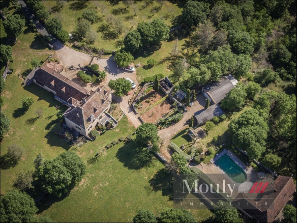 SUR  LES  CAUSSES  MANOIR    AVEC  SES 2 MAISONS  D’AMIS , S