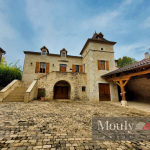CAREFUL RENOVATION FOR THIS PROPERTY IN A DELIGHTFUL
