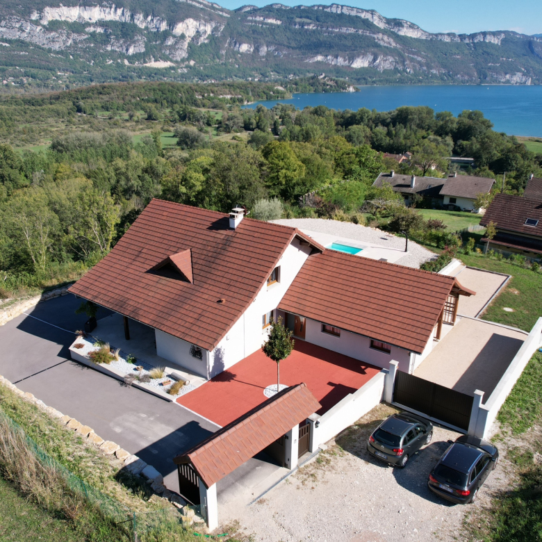 Chanaz – Villa d’exception – 290 m2 – Piscine – Vue lac