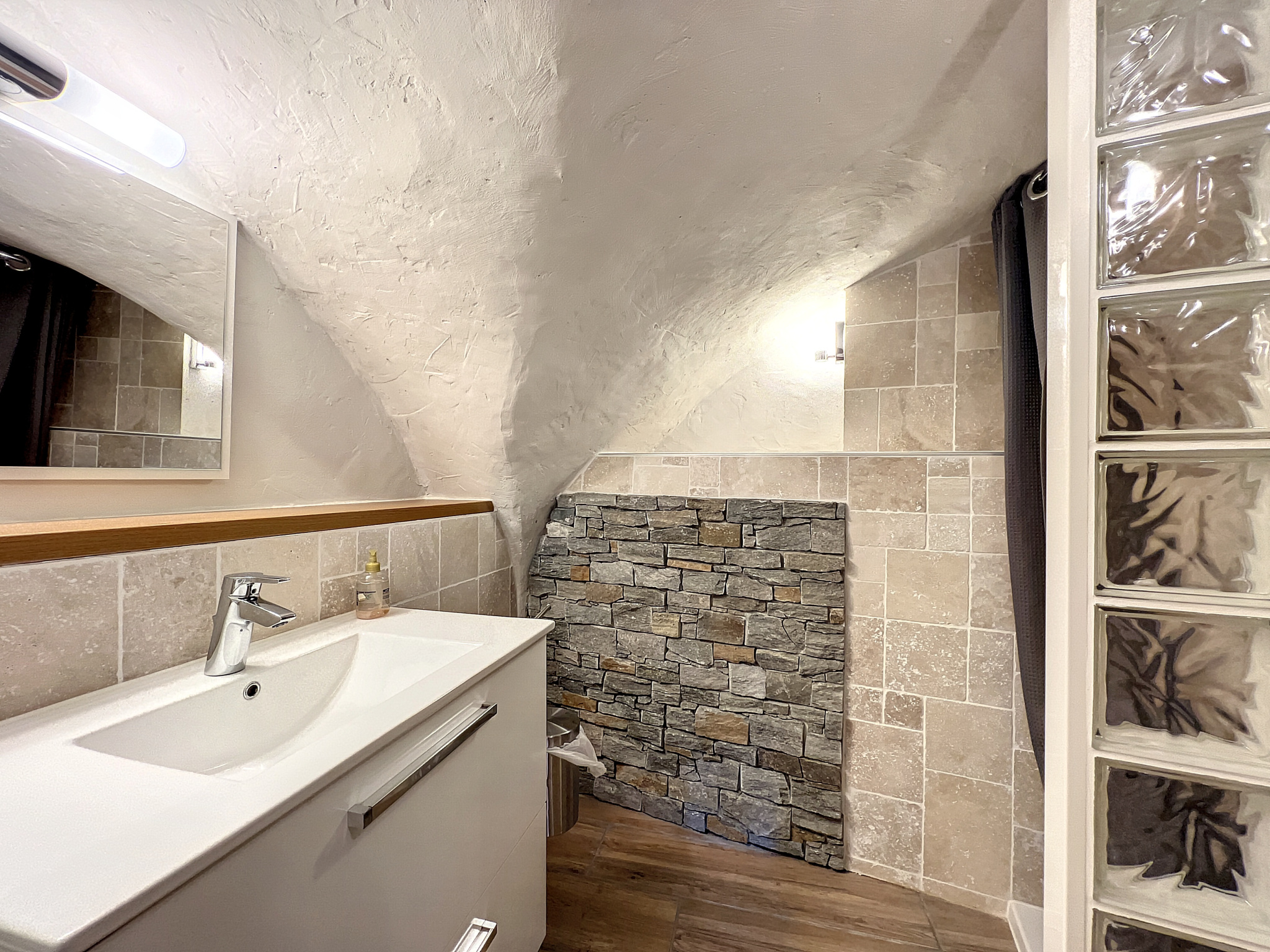 photo_d223fc087351ee1014cd8d9662675e42