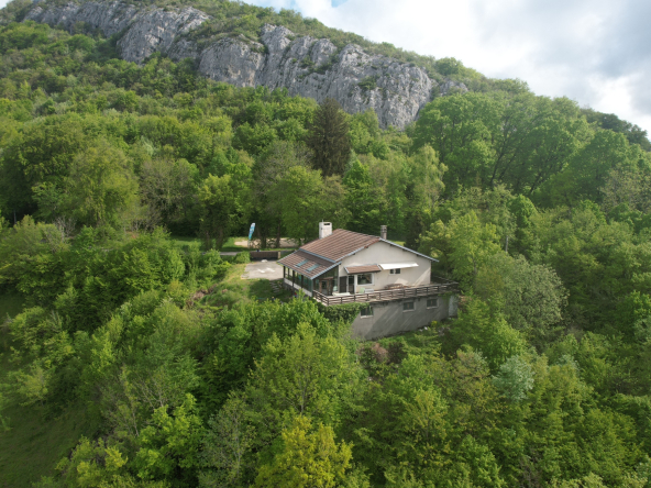 Entrelacs – House – 130 m2 – Land 16,300 m2