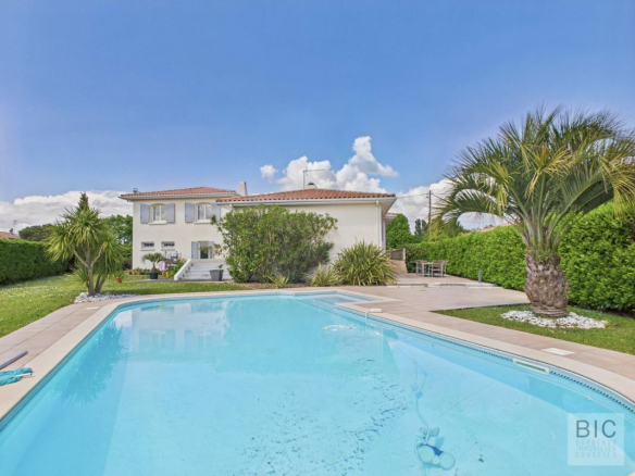 For sale: large and beautiful family home