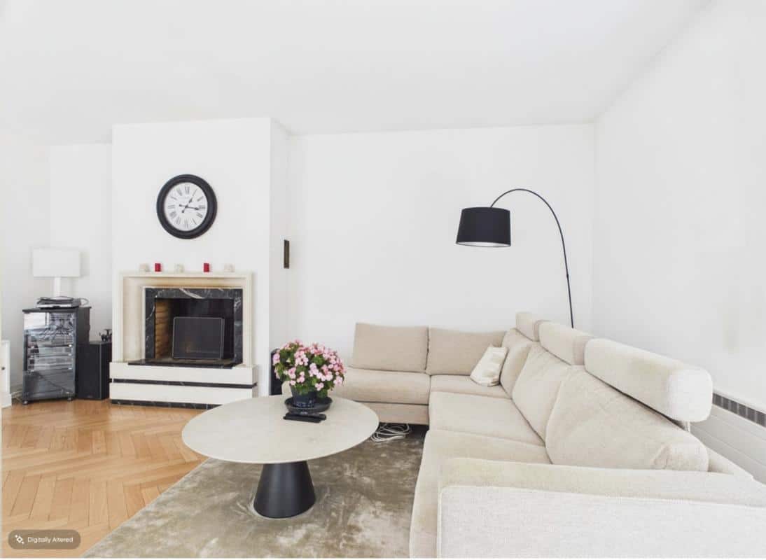 Salon d’une maison à Bordeaux Intérieur d'une maison à vendre à Bordeaux avec un salon moderne et lumineux.