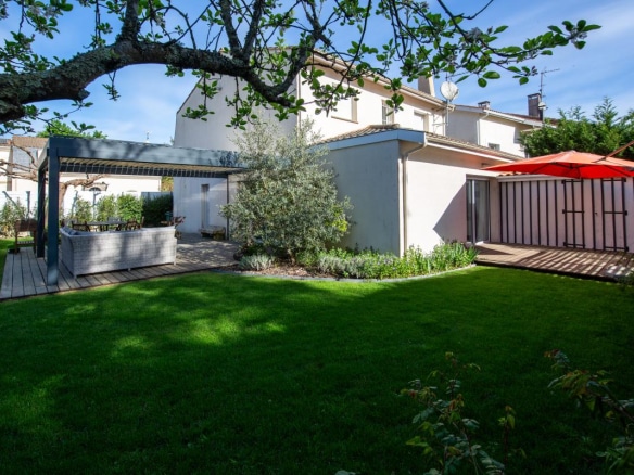 Maison non mitoyenne avec jardin verdoyant à Bordeaux Caudéran, 5 chambres, 161 m².