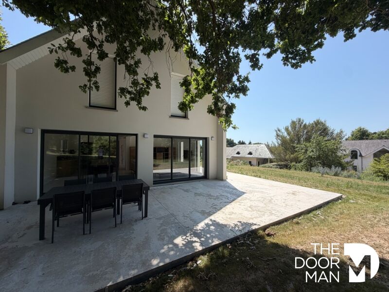 A SAISIR!!!!! Propriété de caractère T6 de 210m2 Plus dépend