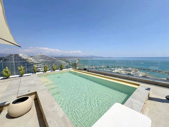 Exceptionnel Triplex de Luxe au Cœur de Marina Baie des Anges