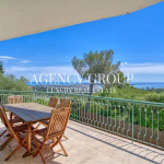 Close Cannes Panoramic view of Pool