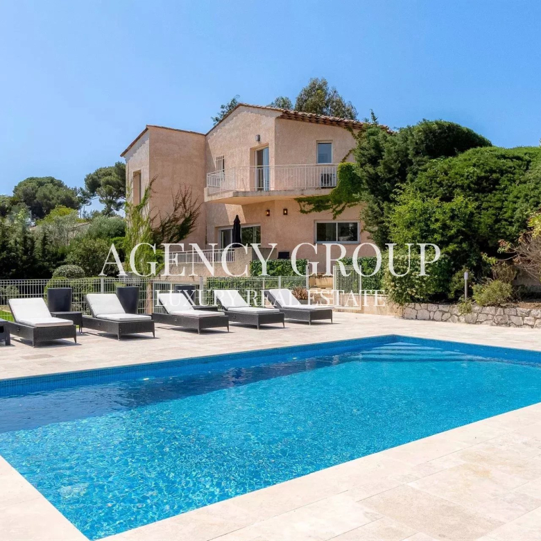 PROPERTY COMPLEX 2 VILLAS – 10 BEDROOMS – MOUGINS NEAR VILLAGE