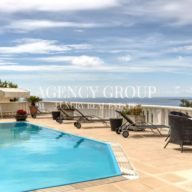 Villa néo-provençale – domaine sécurisé – Vue dégagée – Mougins