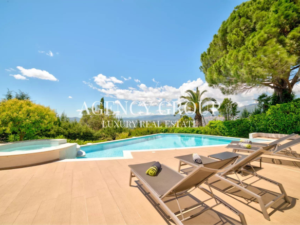 Villa néo-provençale – domaine sécurisé – Vue dégagée – Mougins