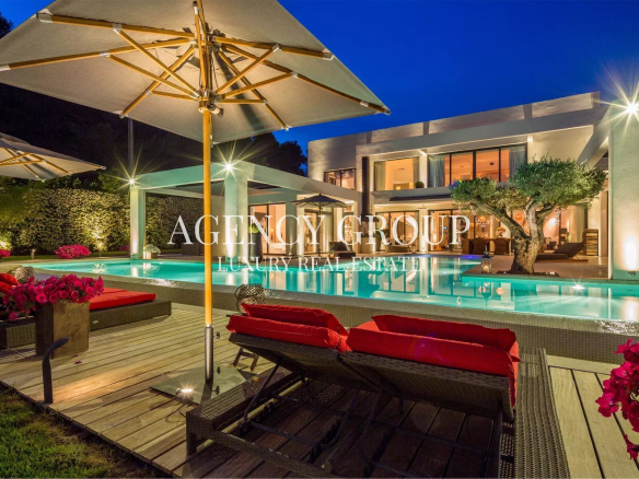 MOUGINS – VILLA 4 CHAMBRES – PISCINE CHAUFFÉE