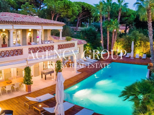 SAINT – TROPEZ – LES PARCS – VILLA 6 CHAMBRES – SERVICE HOTELIER INCLUS