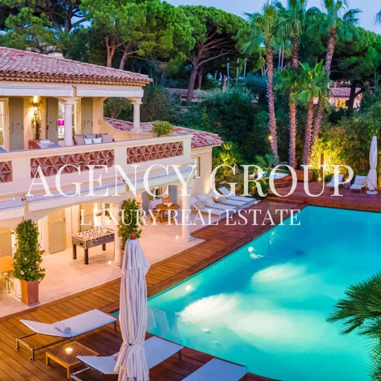 GOLFE DE SAINT-TROPEZ/LA CROIX-VALMER – DOMAINE PRIVE ET SECURISE – VILLA 7 CHAMBRES – PISCINE CHAUFFEE