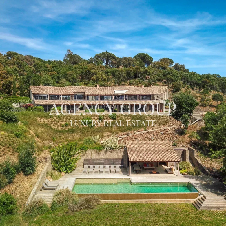 Villa de luxe située dans le golf de Nueva Andalucia