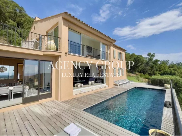 RAMATUELLE /VILLAGE – PANORAMIC SEA VIEW – HEATED INFINITY POOL – 5 BEDROOM VILLA