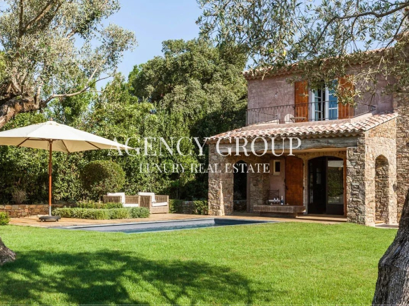 LUXURY VILLA RENTAL SAINT-TROPEZ – 3 BEDROOMS – HOTEL SERVICES