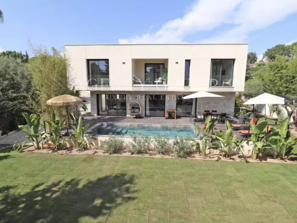 LOCATION VILLA DE LUXE MOUGINS – 6 CHAMBRES – PISCINE