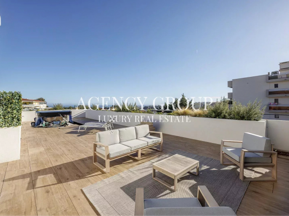 SUPERBE TOIT TERRASSE – VUE PANORAMIQUE – LIVRÉ