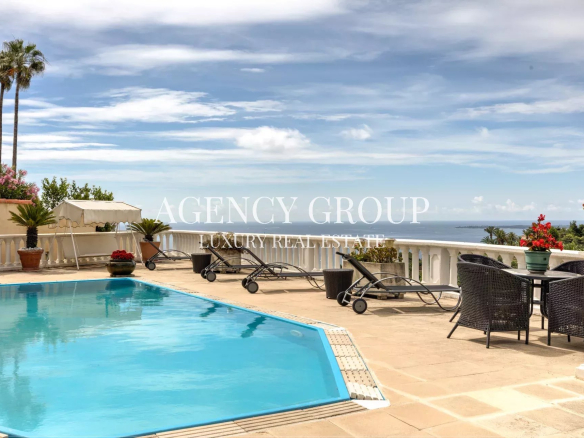 For sale - Villa Provençale sea view - near Cannes