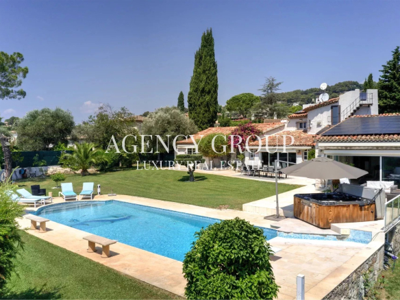 REAL ESTATE COMPLETE 2 VILLAS – 10 BEDROOMS – MOUGINS NEAR VILLAGE