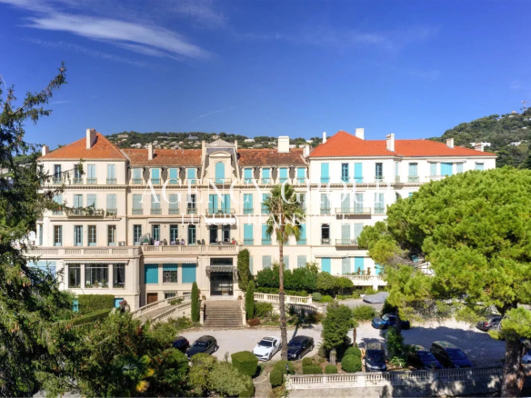 APPARTEMENT 250 m² À RÉNOVER – CANNES MONTFLEURY