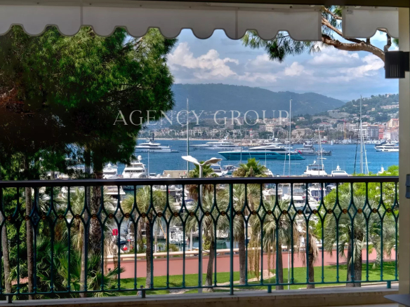 A VENDRE – 3 CHAMBRES VUE MER – CANNES CROISETTE