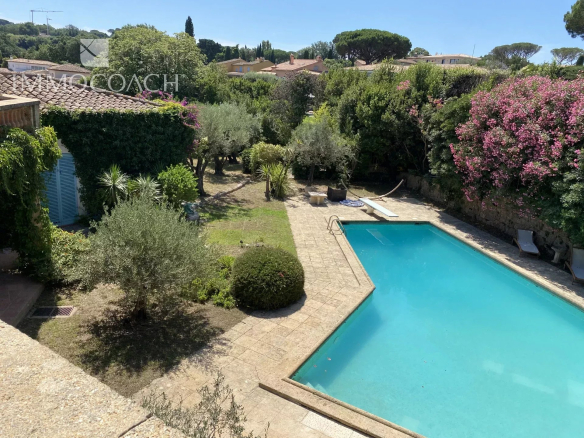 EXCEPTIONAL PROPERTY TO RENOVATE – CENTER OF SAINT-TROPEZ