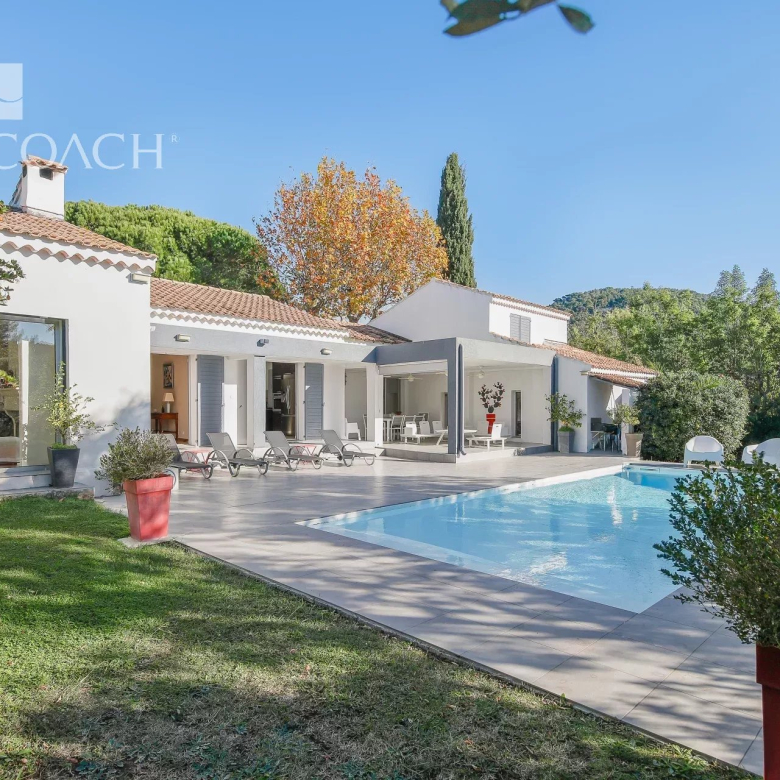 Villa au calme avec piscine