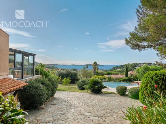 Superbe propriété vue mer à Carqueiranne