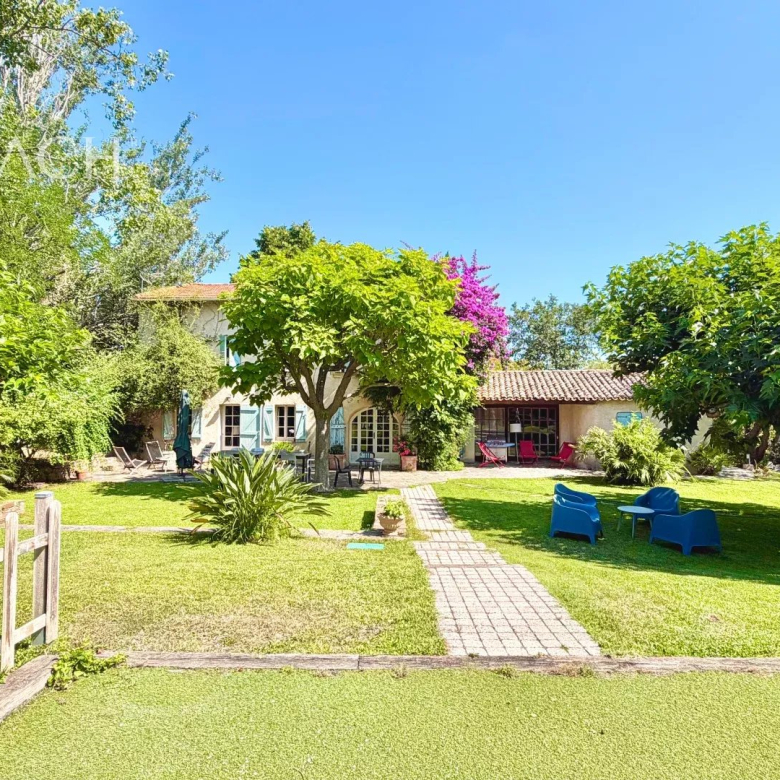 5-room apartment with garage in Saint Clair, Le Lavandou