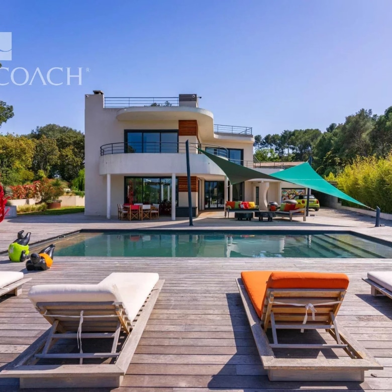 Luxury real estate photo | Charming Properties