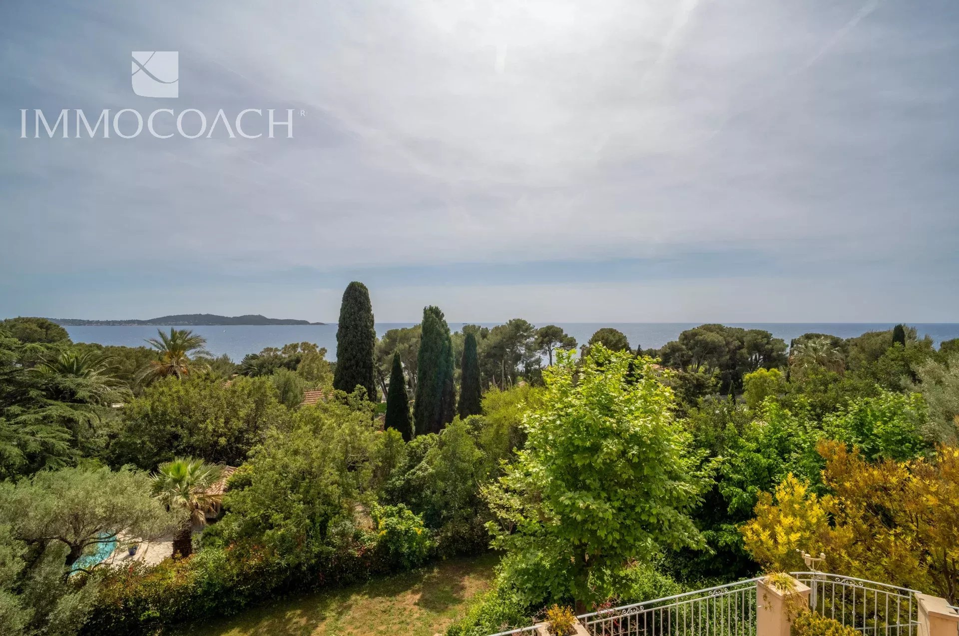 Sea view and landscaped park from the property in Carqueiranne.