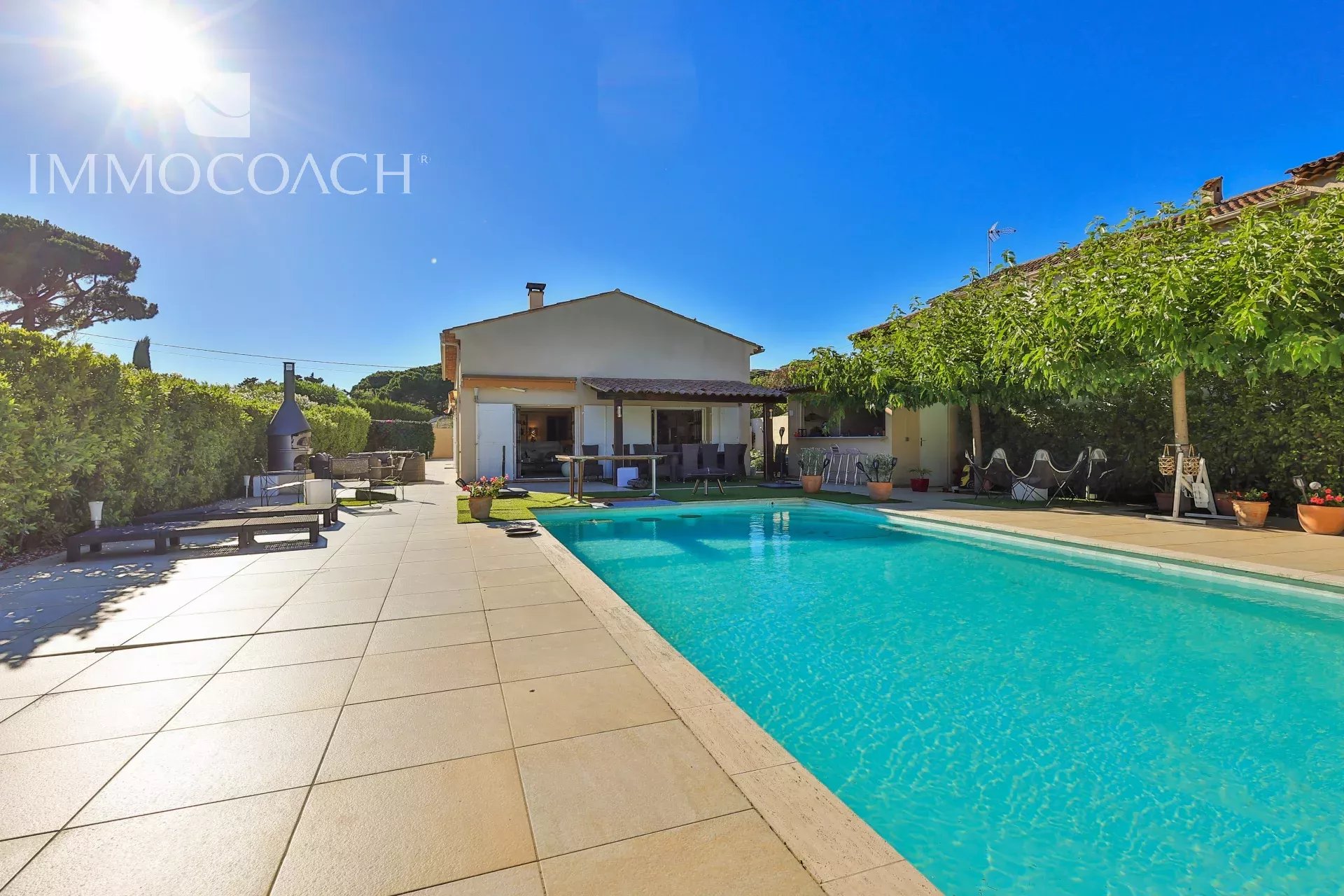 Charmante villa T4 à Saint-Tropez Villa T4 de plain-pied avec piscine et jardin à Saint-Tropez