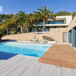 Superb contemporary property sea view and hills