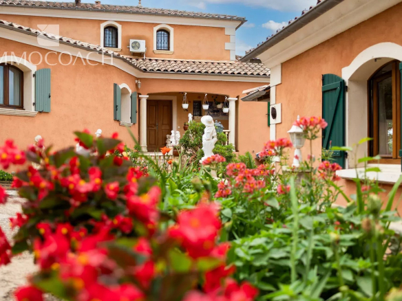 Charming Provencal Residence – between Countryside and Sea