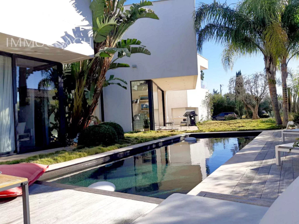 Hyères : Villa Contemporaine avec Piscine et Garage