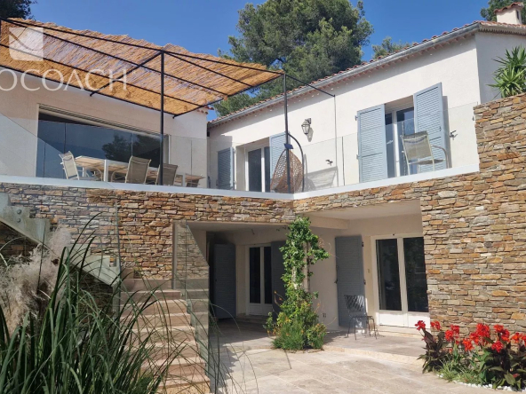 In Carqueiranne, in a sought -after neighborhood ...