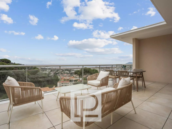 New apartment in the heart of the Cannet hills