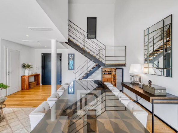 Residential cannet - contemporary house