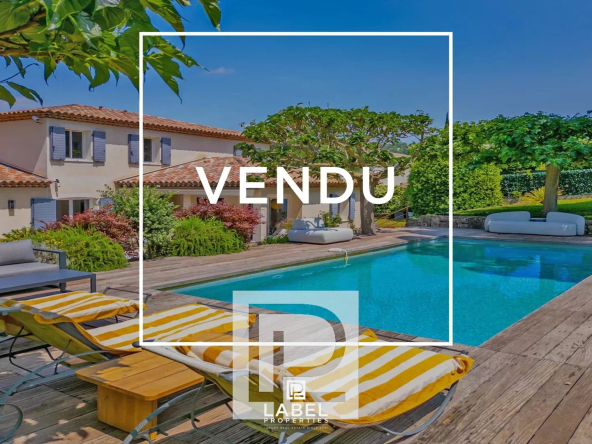 Superb volumes for this modern Provencal villa in a secure area