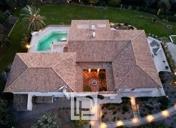 Luxury Residence with Spa and Swimming Pool