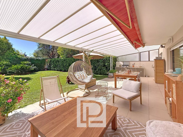 Quartier Europe – Appartement rénové et son extérieur de 400m²