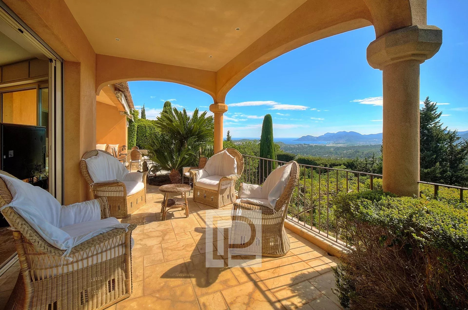 0d962fda7adf2095cdca4cddccddeaae_220af66552_1920-original