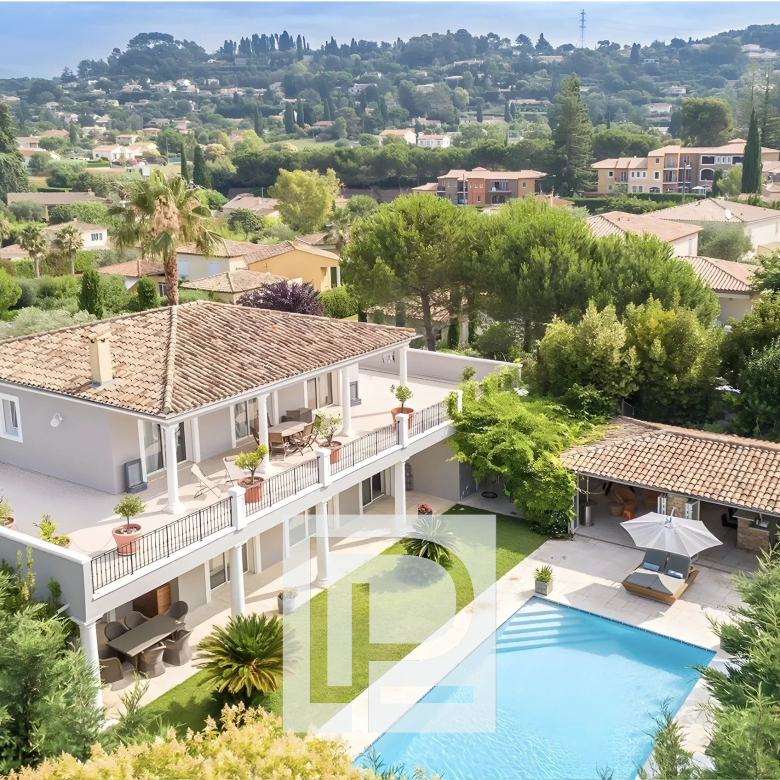 Villa contemporaine remarquable aux volumes généreux, au calme, proche toutes commodités