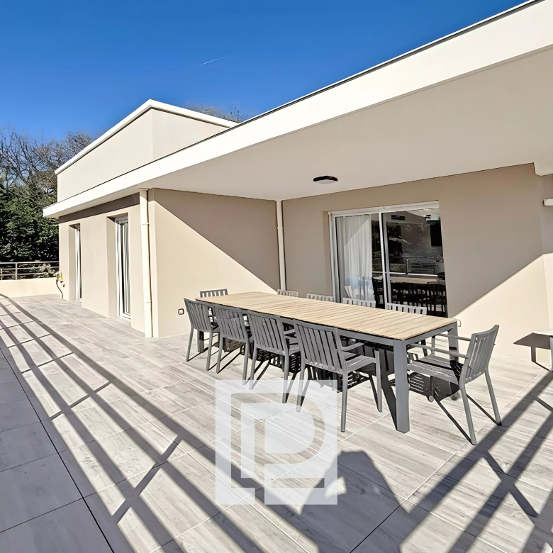 Vue Panoramique jusqu’à la Mer – 7 min. de Mougins