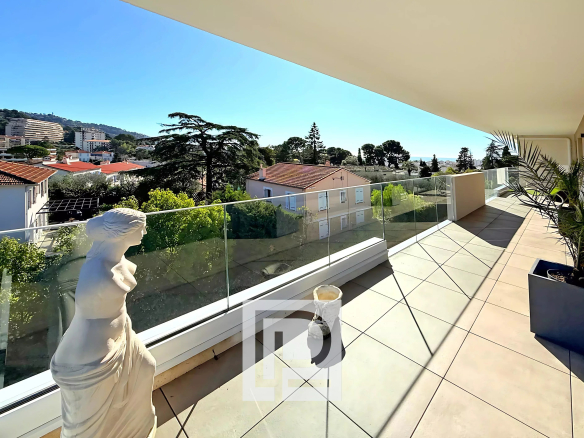 Dernier étage avec vue  panoramique au sein d’une résidence de standing