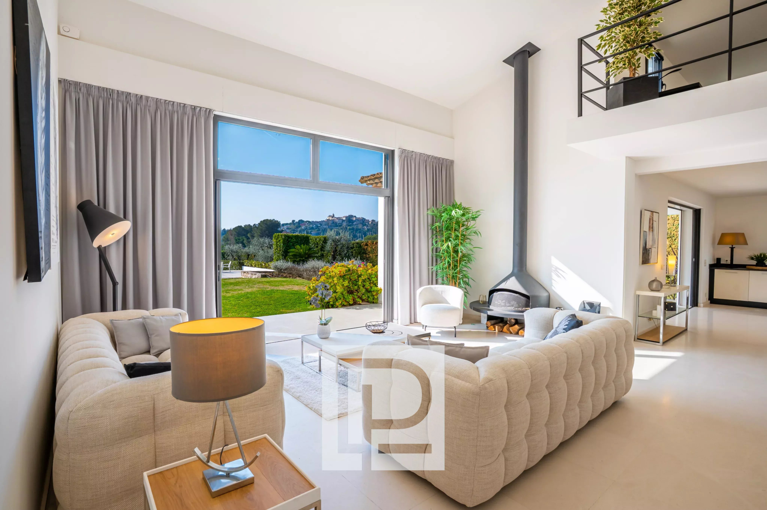 553b070df1fb919d5b8a0b46b9bd901d_5fe8f91599_4096-original